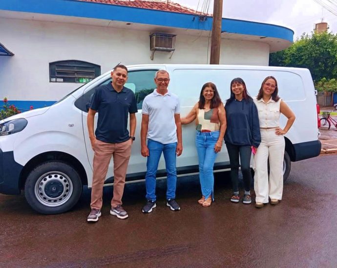 Itapura recebe veículo 0 km para reforçar transporte da merenda escolar