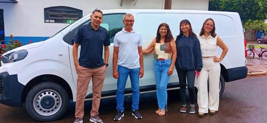Itapura recebe veículo 0 km para reforçar transporte da merenda escolar